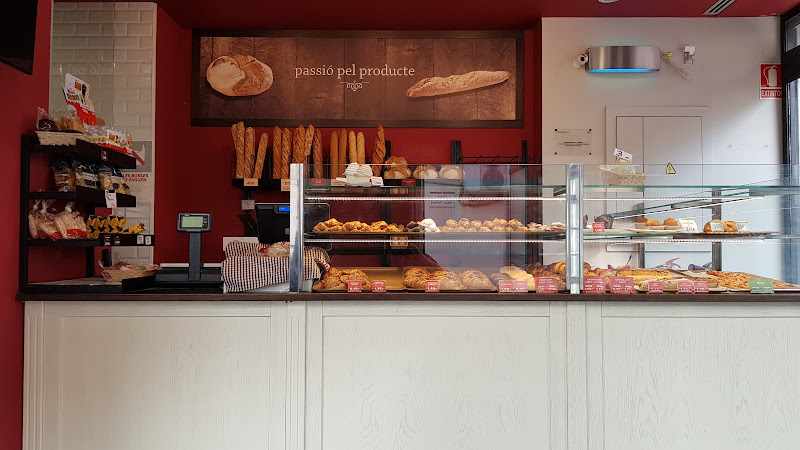 Fotografia tomada fuera de Panadería Valero Forn Tradicional - Panadería en Montmeló, Barcelona
