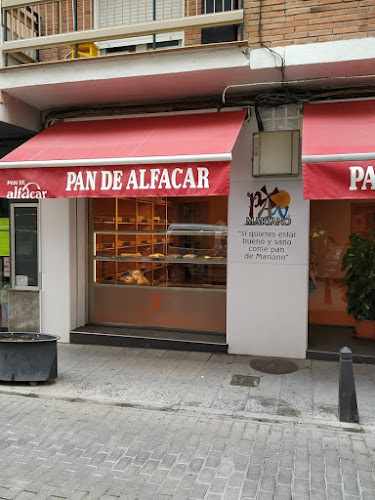 Fotografia tomada fuera de Pan de Mariano - Panadería en Albolote, Granada