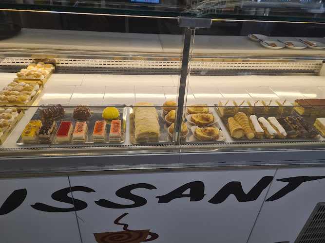 Fotografia tomada fuera de Crissant Café & Dulces - Pastelería en Maracena, Granada