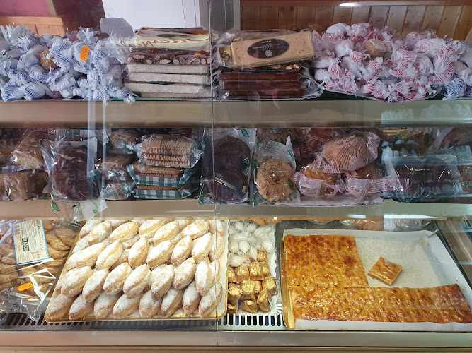 Fotografia tomada fuera de Pastelería Nadin - Pastelería en Navalmoral de la Mata, Cáceres
