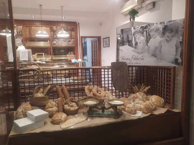 Fotografia tomada fuera de Horno Filiberto - Panadería en Millares, Valencia