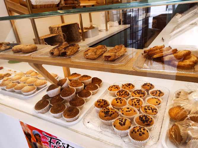 Fotografia tomada fuera de Beneïda Bogeria Gluten Free - Pastisseria en Vilanova i la Geltrú, Barcelona