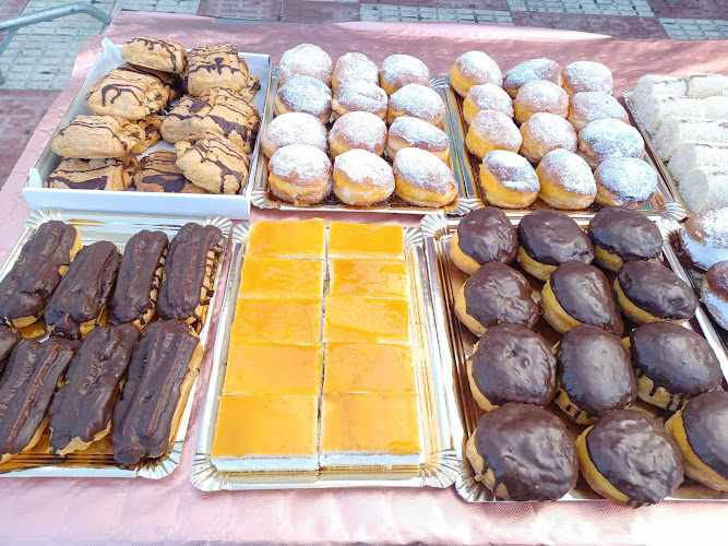 Fotografia tomada fuera de DULCERIA PASTELERIA SANTA ANA - Pastelería en Malpartida de Cáceres, Cáceres
