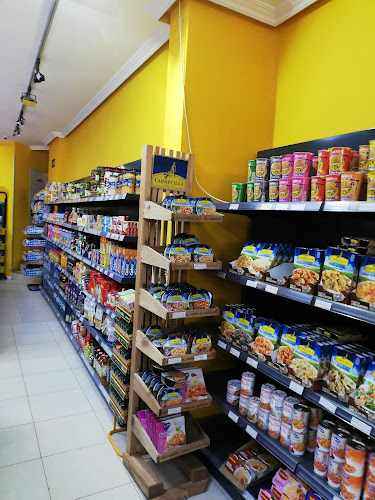 Fotografia tomada fuera de Tiendas 7x24 Av. Filipinas - Tienda de alimentación en Madrid, Madrid