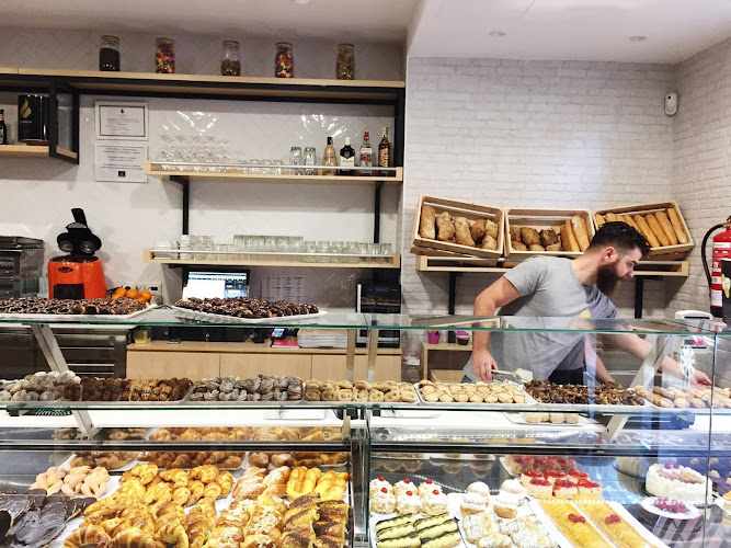 Fotografia tomada fuera de Doña Bolacha Obrador Sin Gluten - Panadería en Ciudad Real, Ciudad Real