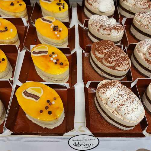 Fotografia tomada fuera de Panadería-Pastelería-Soraya - Pastelería en L'Hospitalet de Llobregat, Barcelona