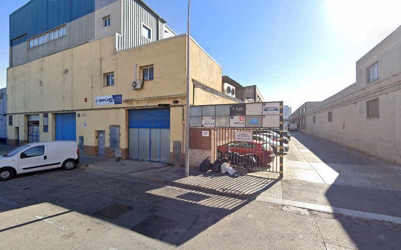 Fotografia tomada fuera de NOUCELAND SL - Escuela de estudios superiores de posgrado en L'Hospitalet de Llobregat, Barcelona