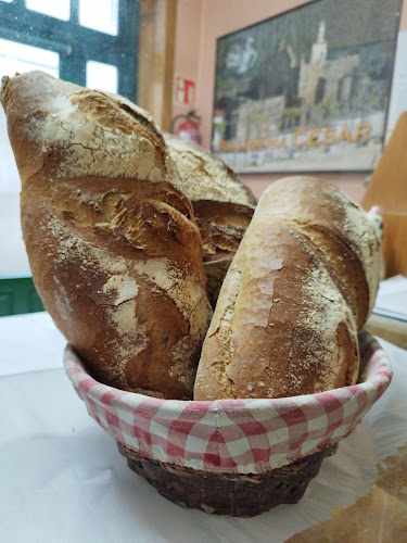 Fotografia tomada fuera de Panadería César - Panadería en Ribadavia, Orense