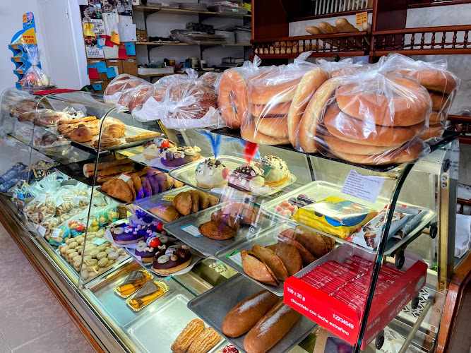 Fotografia tomada fuera de Pan y dulces Beneyto - Forn de pa en Oliva, Valencia