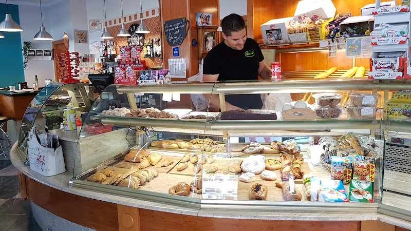 Fotografia tomada fuera de El Galano - Panadería en Oliva, Valencia