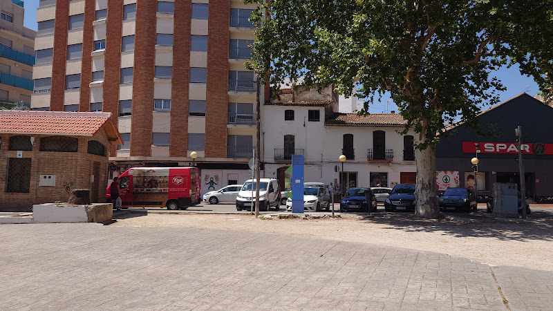 Fotografia tomada fuera de Panaderia Llópis Bolleria - Forn de pa en Oliva, Valencia