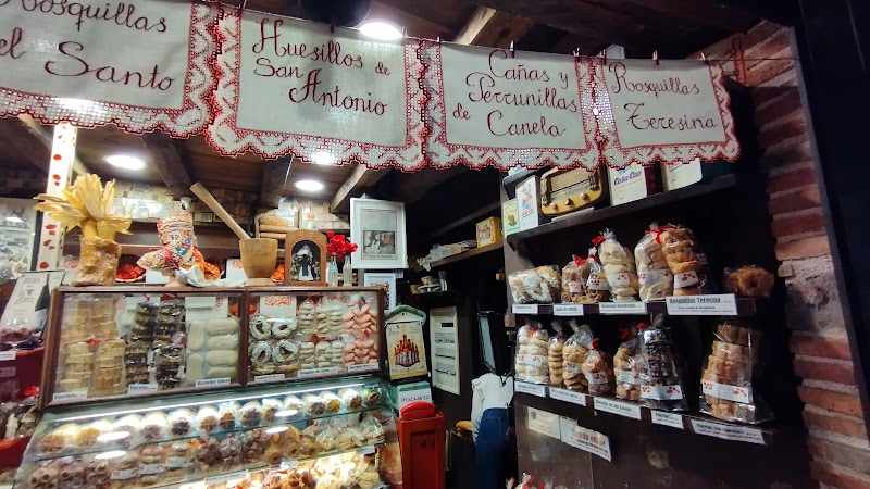 Fotografia tomada fuera de Pastelería El Pan negro de Mariluz - Pastelería en La Alberca, Salamanca