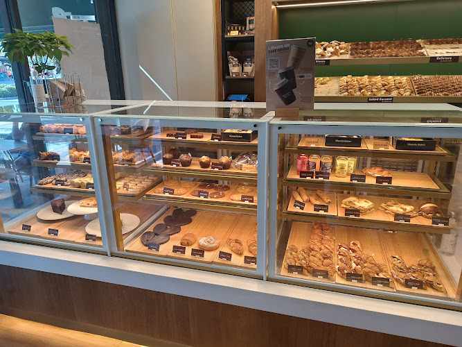 Fotografia tomada fuera de Manolo Bakes - cafeterías en Boadilla del Monte, Madrid