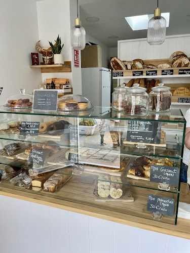 Fotografia tomada fuera de DOS MIGAS - Panadería en Cotos de Monterrey, Madrid