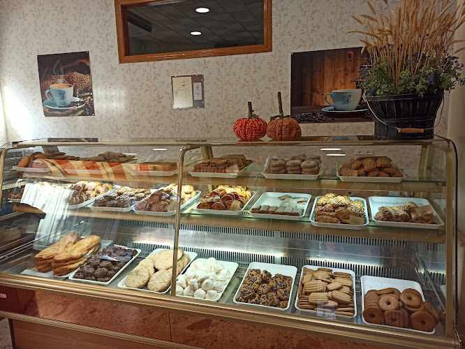 Fotografia tomada fuera de Panadería Medina - Panadería en Linares, Jaén