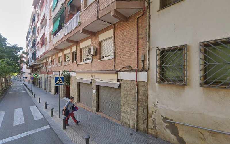 Fotografia tomada fuera de El Molí d'Esplugues - Panadería en Esplugues de Llobregat, Barcelona