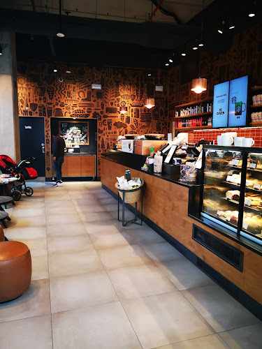 Fotografia tomada fuera de Starbucks - cafeterías en Esplugues de Llobregat, Barcelona