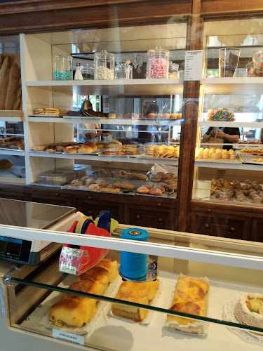 Fotografia tomada fuera de Aguirre Pastelería - Gozo-denda en Donostia-San Sebastian, Guipúzcoa