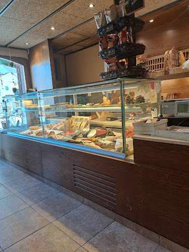 Fotografia tomada fuera de Cal Forner - Bakery en Castellolí, Barcelona