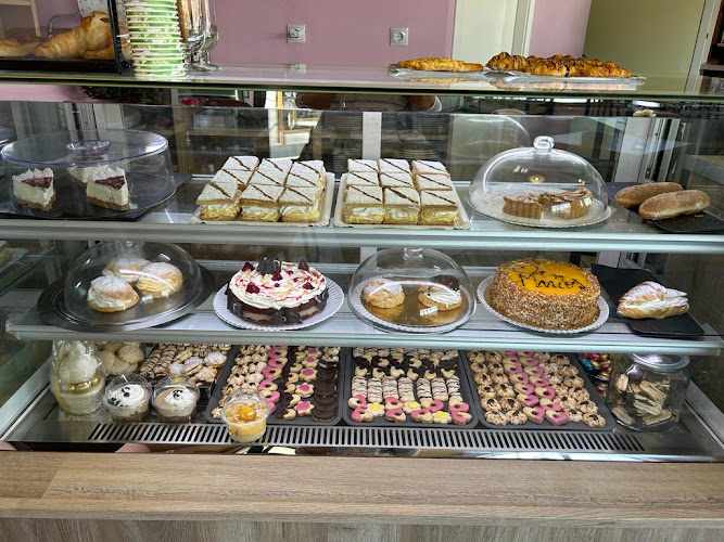 Fotografia tomada fuera de Lacanel - Pastelería en Valdemorillo, Madrid