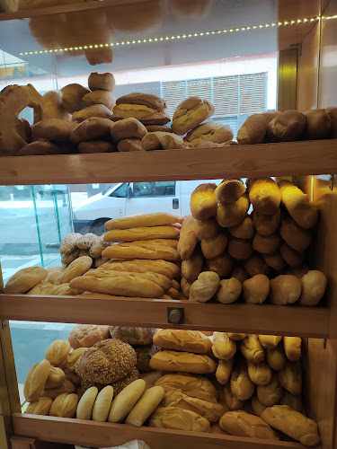 Fotografia tomada fuera de Panadería Y Confitería San Francisco S L - Panadería en Torremolinos, Málaga