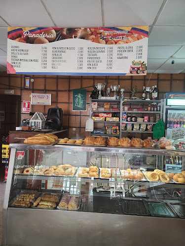 Fotografia tomada fuera de Bar-Restaurante Panaderia Colombiana Mi Tierra - restaurantes en Torremolinos, Málaga