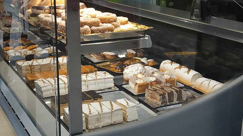 Fotografia tomada fuera de Casa Kiki Torremolinos - Pastelería en Torremolinos, Málaga