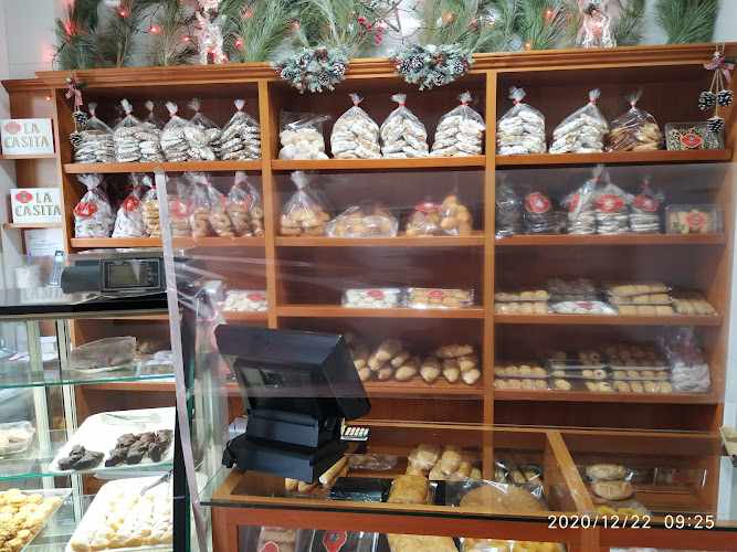 Fotografia tomada fuera de PASTELERIA REPOSTERIA vg. LA CASITA - Pastelería en Alaejos, Valladolid