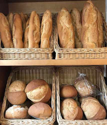 Fotografia tomada fuera de Forn de pa, carns i queviures CHUST - Carnisseria en Villafranca del Panadés, Barcelona