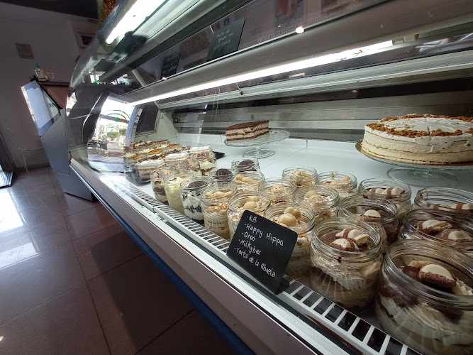 Fotografia tomada fuera de Sabores Obrador Artesanal - Tienda de tartas en San Fernando, Cádiz