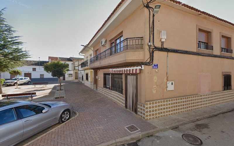 Fotografia tomada fuera de Panadería Julito. - Panadería en San Clemente, Cuenca