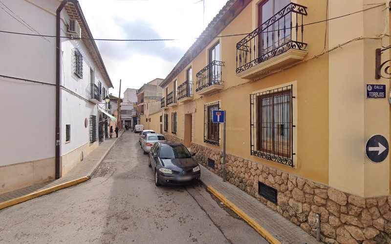 Fotografia tomada fuera de Comercial David C.B. - Pastelería en San Clemente, Cuenca