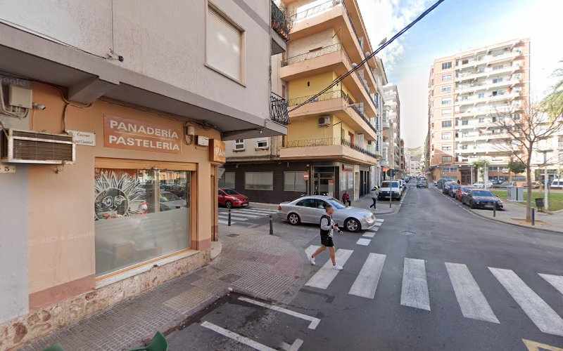 Fotografia tomada fuera de Panadería Pastelería Més Q Pa - Panadería en Gandia, Valencia