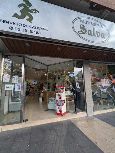 Fotografia tomada fuera de Pastelería Salva - Forn de pa en Gandia, Valencia