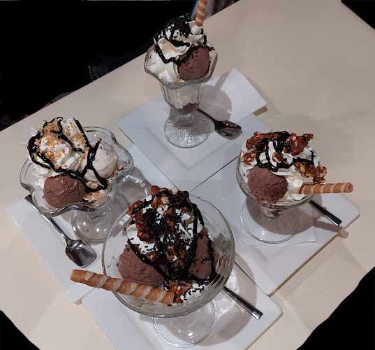 Fotografia tomada fuera de El Cafe Defer - cafeterías en Ferrol, A Coruña