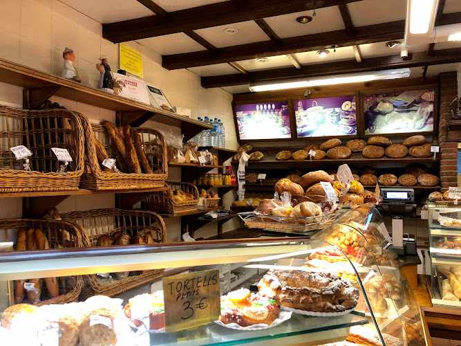 Fotografia tomada fuera de Montserrat Forners - Panadería en Barcelona, Barcelona