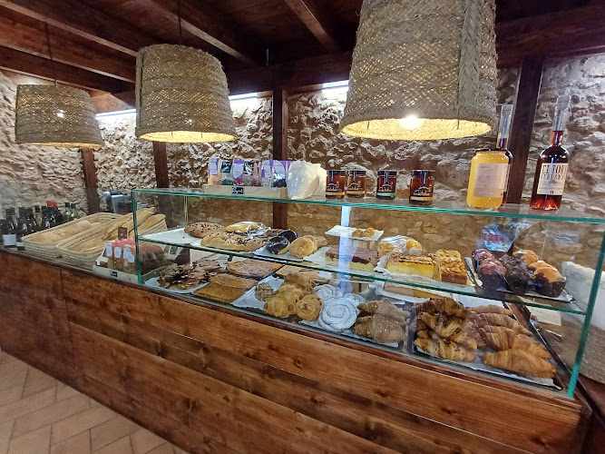 Fotografia tomada fuera de Cal Forner - Panadería en Sant Cugat Sesgarrigues, Barcelona
