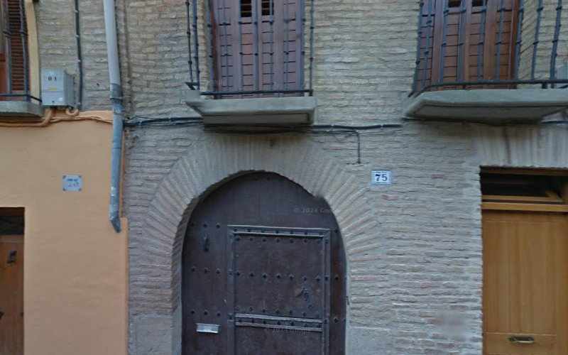 Fotografia tomada fuera de Sola Erdozain Blanca Esther y Sola Imaz María Ángeles S.I. - Pastelería en Puente la Reina, Navarra