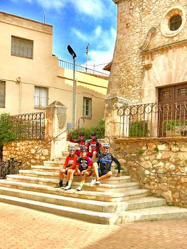 Fotografia tomada fuera de Fleca Fontanals - Panadería en Sant Cugat Sesgarrigues, Barcelona