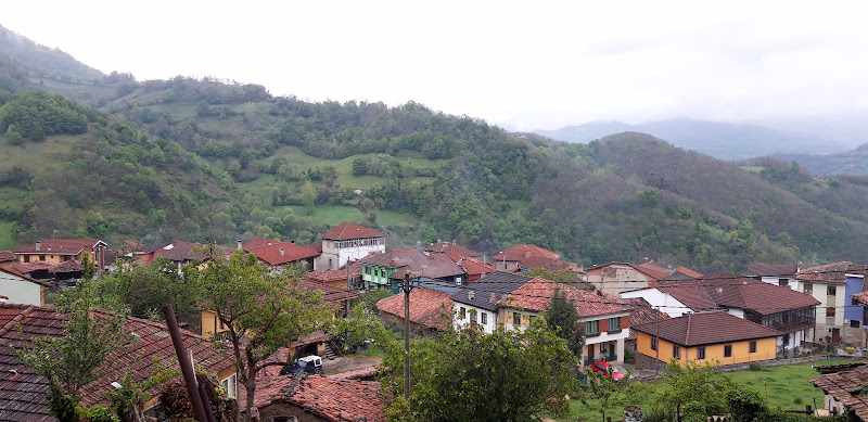 Fotografia tomada fuera de Mesón El Güerto - bares en Valle-Zureda, Asturias