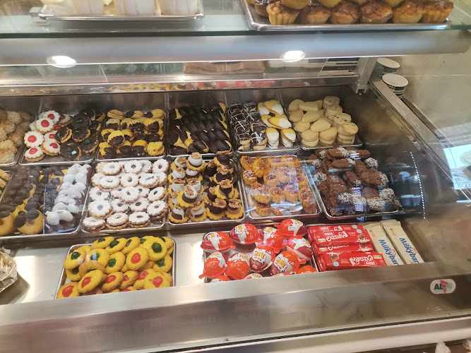 Fotografia tomada fuera de pastelería TXAPARTEGI gozotegia - Tarta-denda en Zumaia, Guipúzcoa