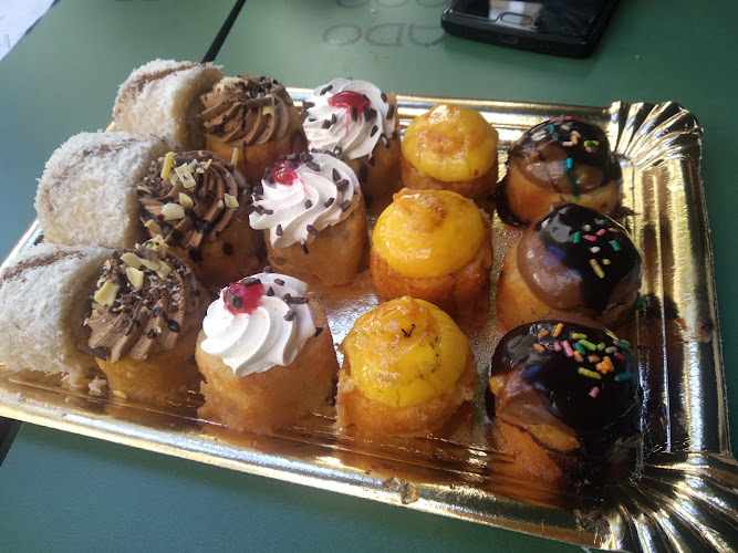 Fotografia tomada fuera de Él Rincón de Paco - Panadería en Viator, Almería
