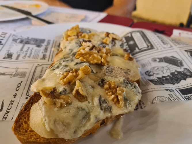 Fotografia tomada fuera de La Sala - restaurantes en Puigdàlber, Barcelona