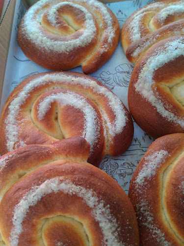 Fotografia tomada fuera de Panaderia Castillo - Bakery en La Roda, Albacete