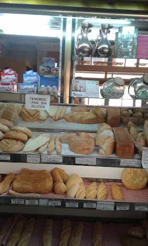 Fotografia tomada fuera de Panadería Manuel Esparcia - Panadería en Albacete, Albacete