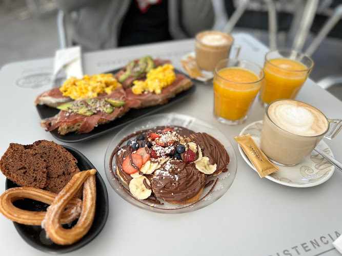 Fotografia tomada fuera de La Favorita - cafeterías en Portonovo, Pontevedra