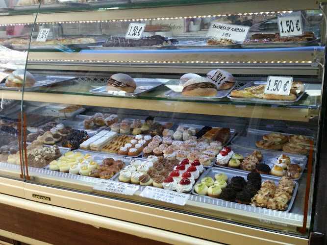 Fotografia tomada fuera de Pastelería Virgen del Puerto S:L - Pastelería en Plasencia, Cáceres