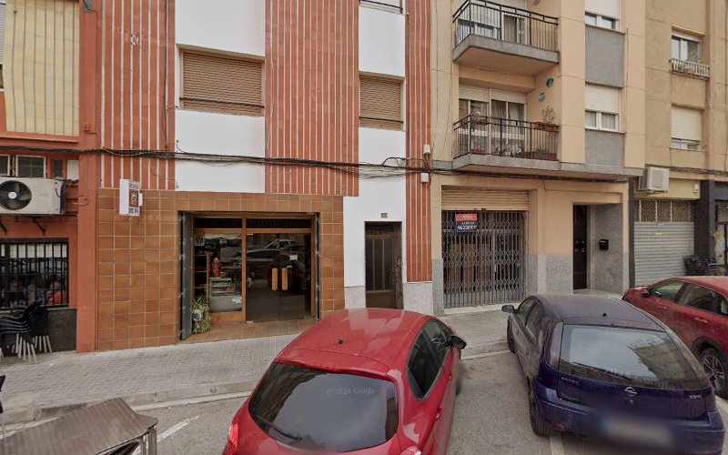 Fotografia tomada fuera de Inmaculada Francés Gilber - Panadería en Ontinyent, Valencia