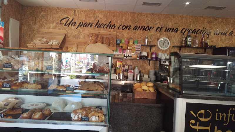 Fotografia tomada fuera de Panadería Los Milagros - Panadería en O Porriño, Pontevedra