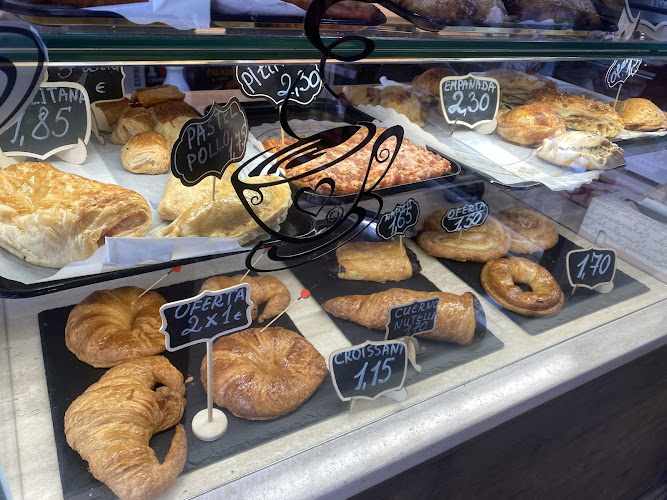 Fotografia tomada fuera de Dos Cerezas - Pastelería - Pastelería en Zaragoza, Zaragoza